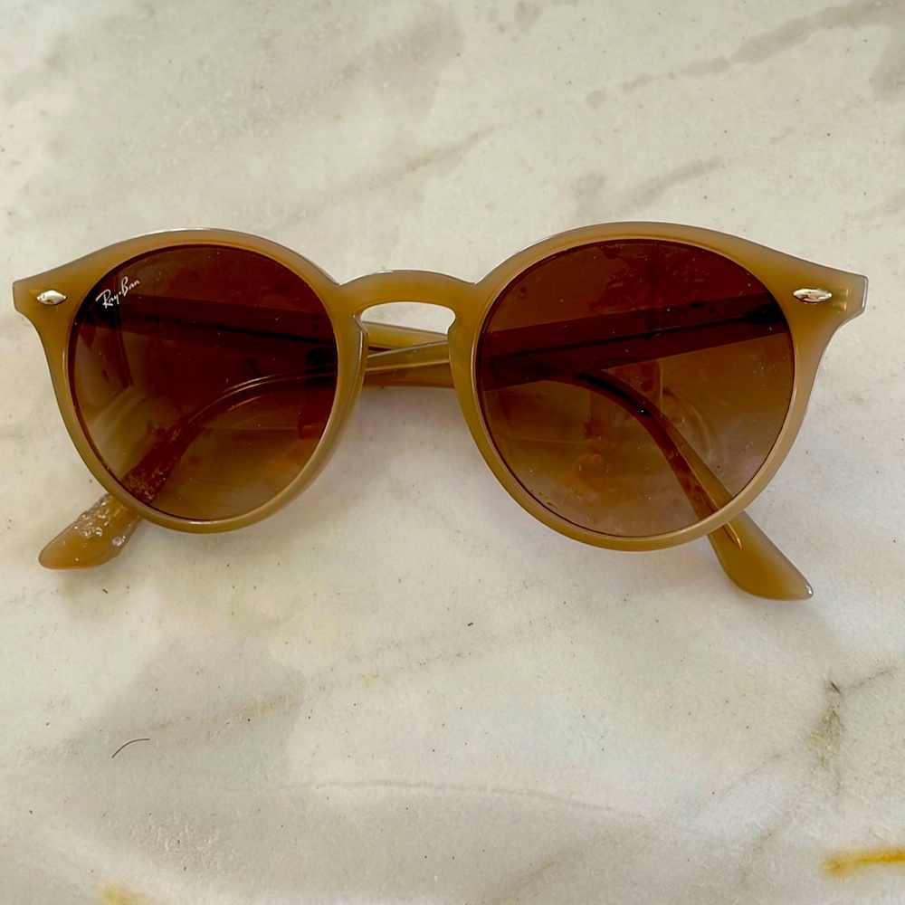 Rayban Women’s round sunglasses. Tan